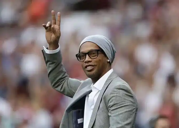 学校是否必 学校是否必